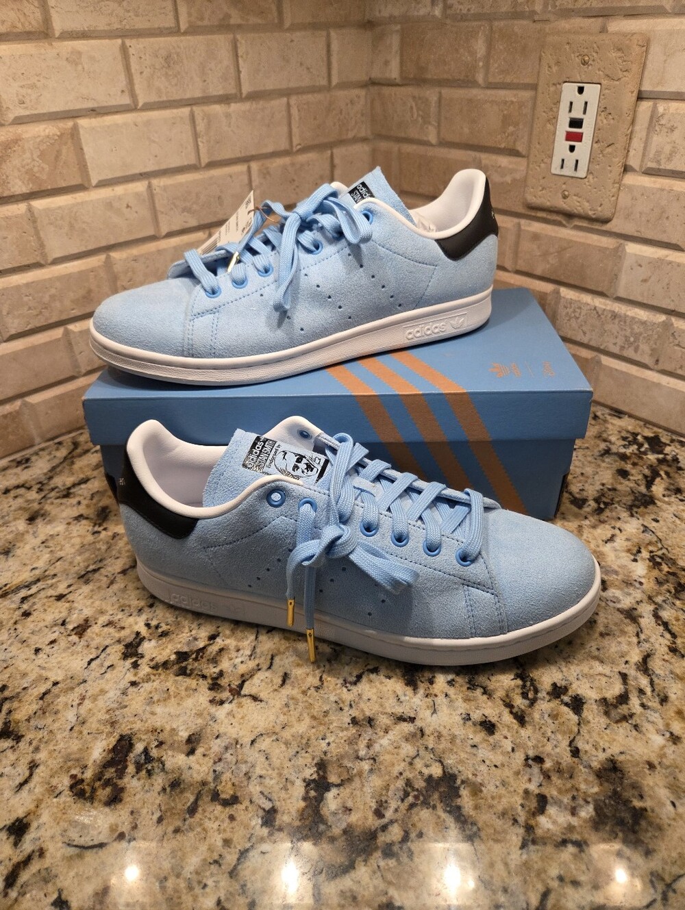 adidas Disney Stan Smith Aladdin Genie HP5579 Men’s Size 10 Blue NWT New Box
